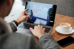 Stock Investment Pitfalls to Avoid for Better Returns Stock Investment Pitfalls to Avoid for Better Returns